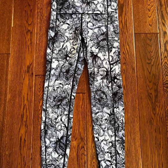 Lululemon Speed Up Tight *28" Hanakotoba Starlight Multi. - Picture 1 of 4